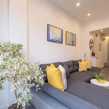 Lägenhet Cozy&spacious Flat With Private Terrace, Top Center *