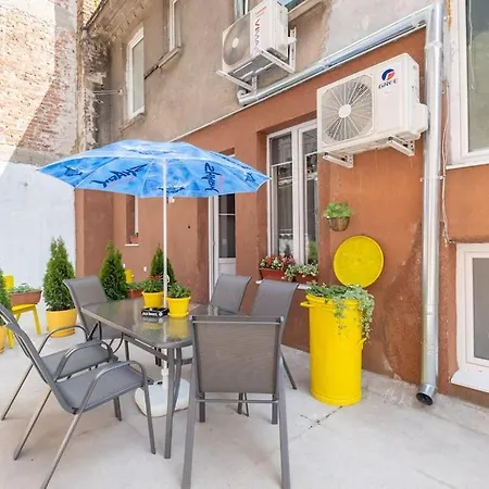 Апартамент Cozy&spacious Flat With Private Terrace, Top Center