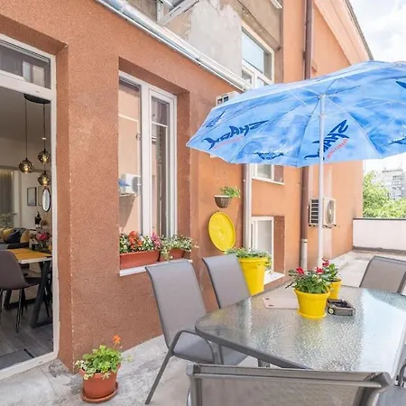 Cozy&spacious Flat With Private Terrace, Top Center *