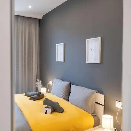 Cozy&spacious Flat With Private Terrace, Top Center Апартамент