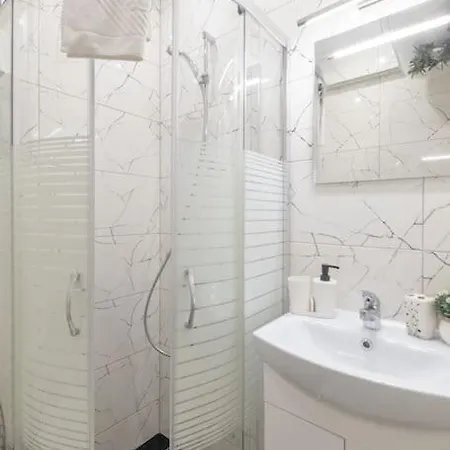 Cozy&spacious Flat With Private Terrace, Top Center Апартамент *