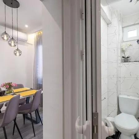 Cozy&spacious Flat With Private Terrace, Top Center Apartamento Sófia