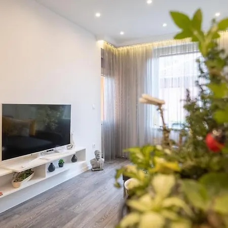 Cozy&spacious Flat With Private Terrace, Top Center Апартамент София