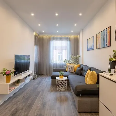 Cozy&spacious Flat With Private Terrace, Top Center Apartamento *