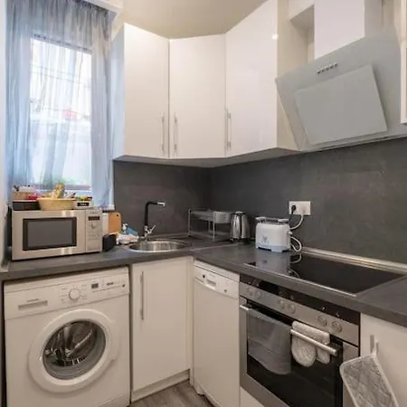 Apartment Cozy&spacious Flat With Private Terrace, Top Center *